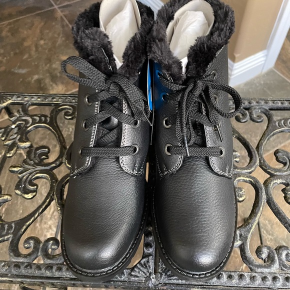 Weatherproof Shoes - Brand New Womens weather Proof winter boots